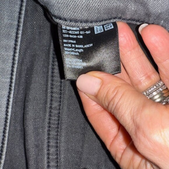 Pre-Loved Men's Grey Uniqlo Skinny Jeans - Size 28 or Small - Picture 5 of 8